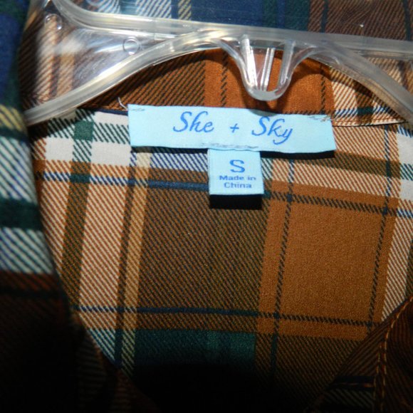 She + Sky Plaid Womens Top Size Small (V-31) - Picture 3 of 5
